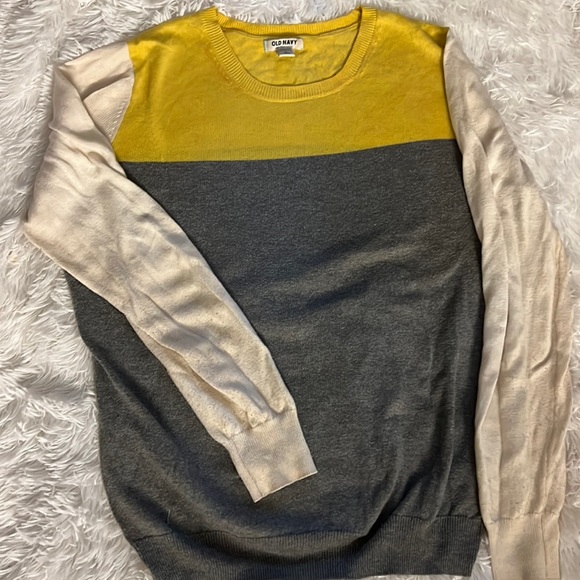 Old Navy Sweater - Picture 1 of 2